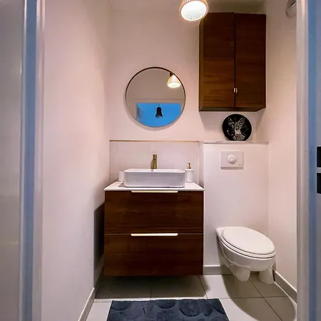 Bright & Spacious Near Paris 6 Guests Lejlighed
